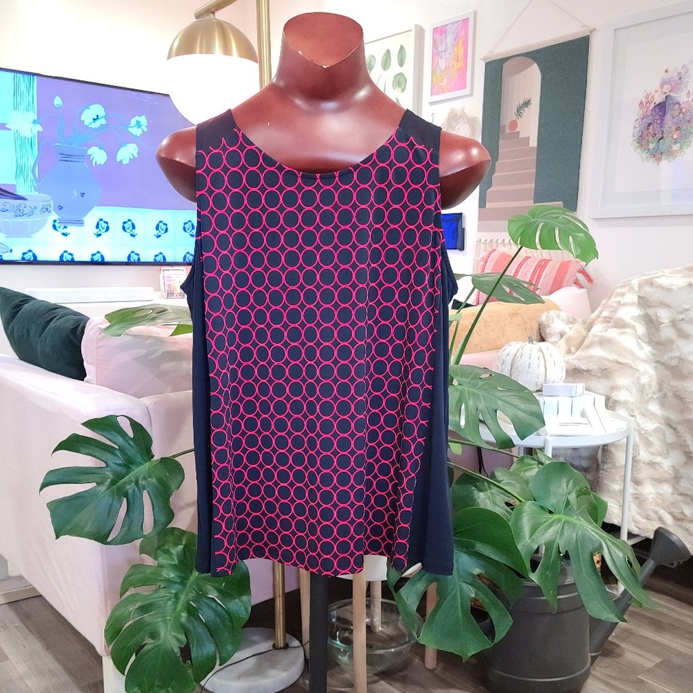 41 HAWTHORN Selinas Keyhole Detail Knit Top